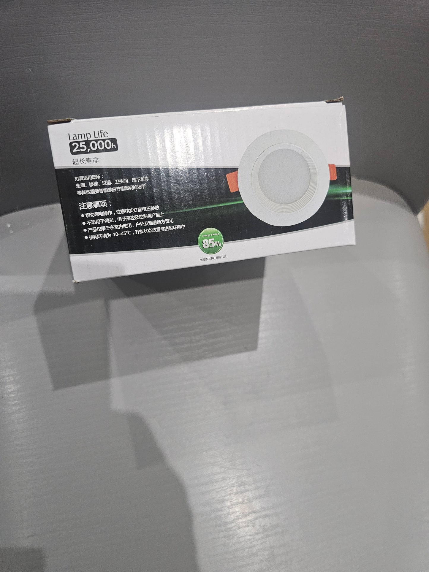 Lamp life 25,000h 9W