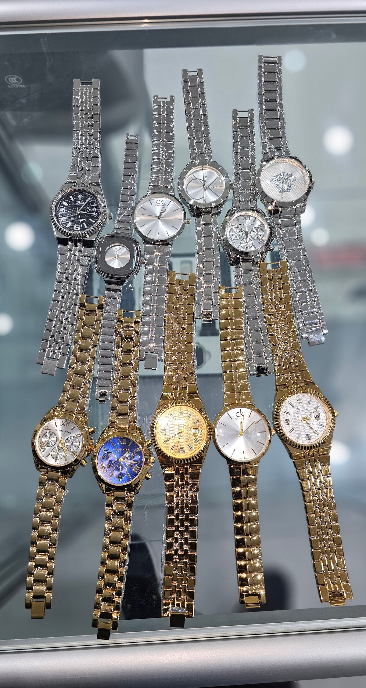 Gold and silver men/ woman watch 40335