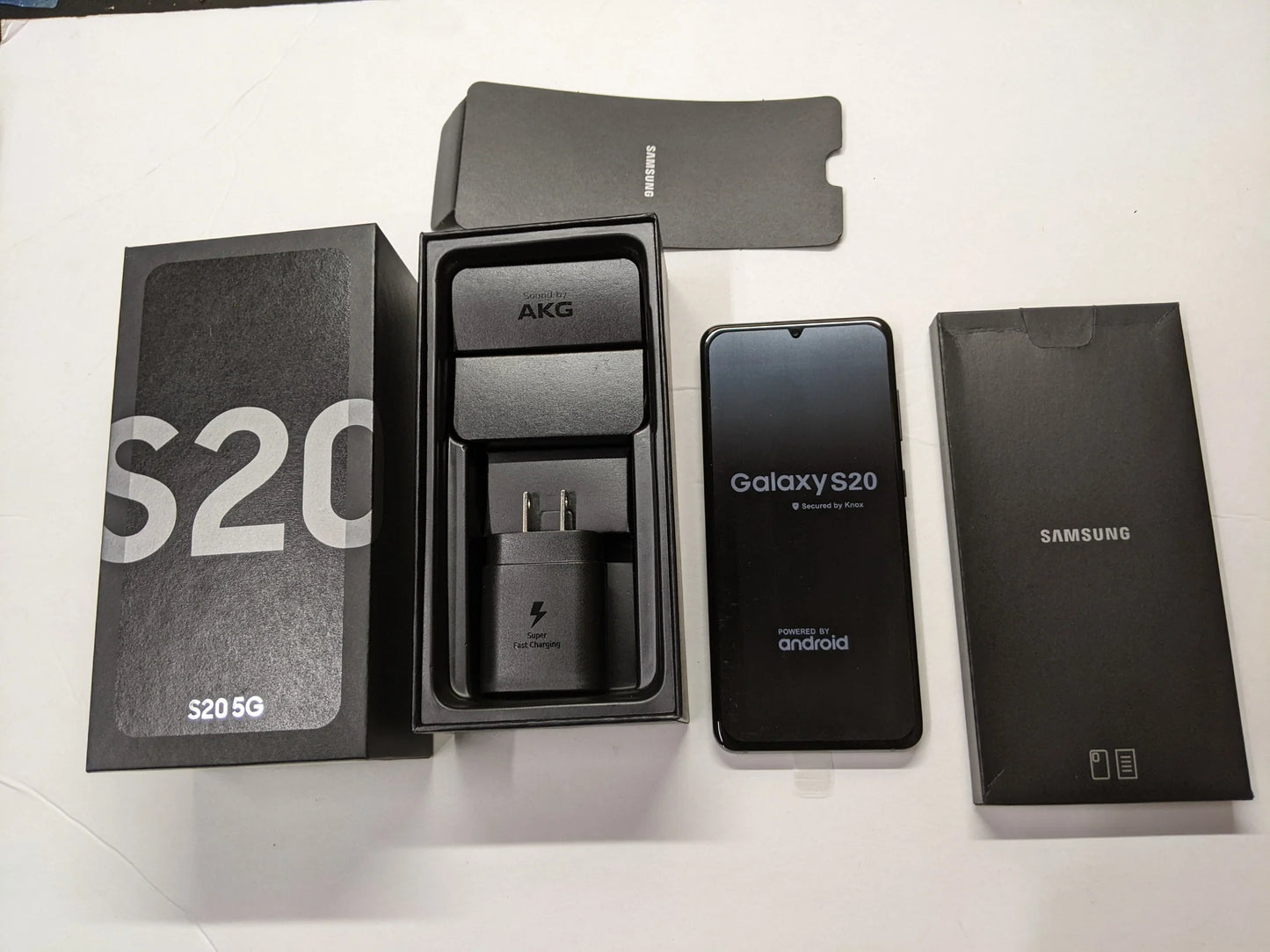 New Samsung Galaxy S20 5G G981U 128GB Factory Unlocked Smartphone