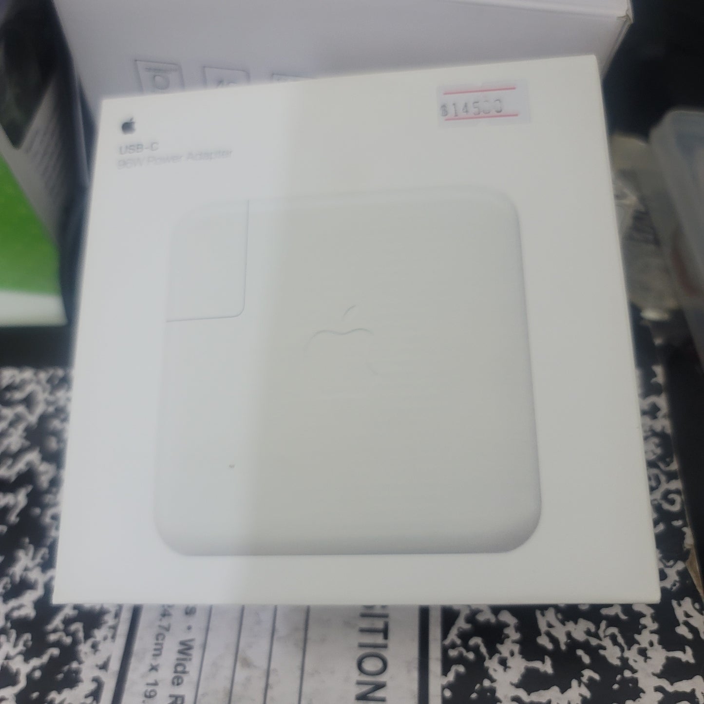 Macbook 96w usb-c power adapter